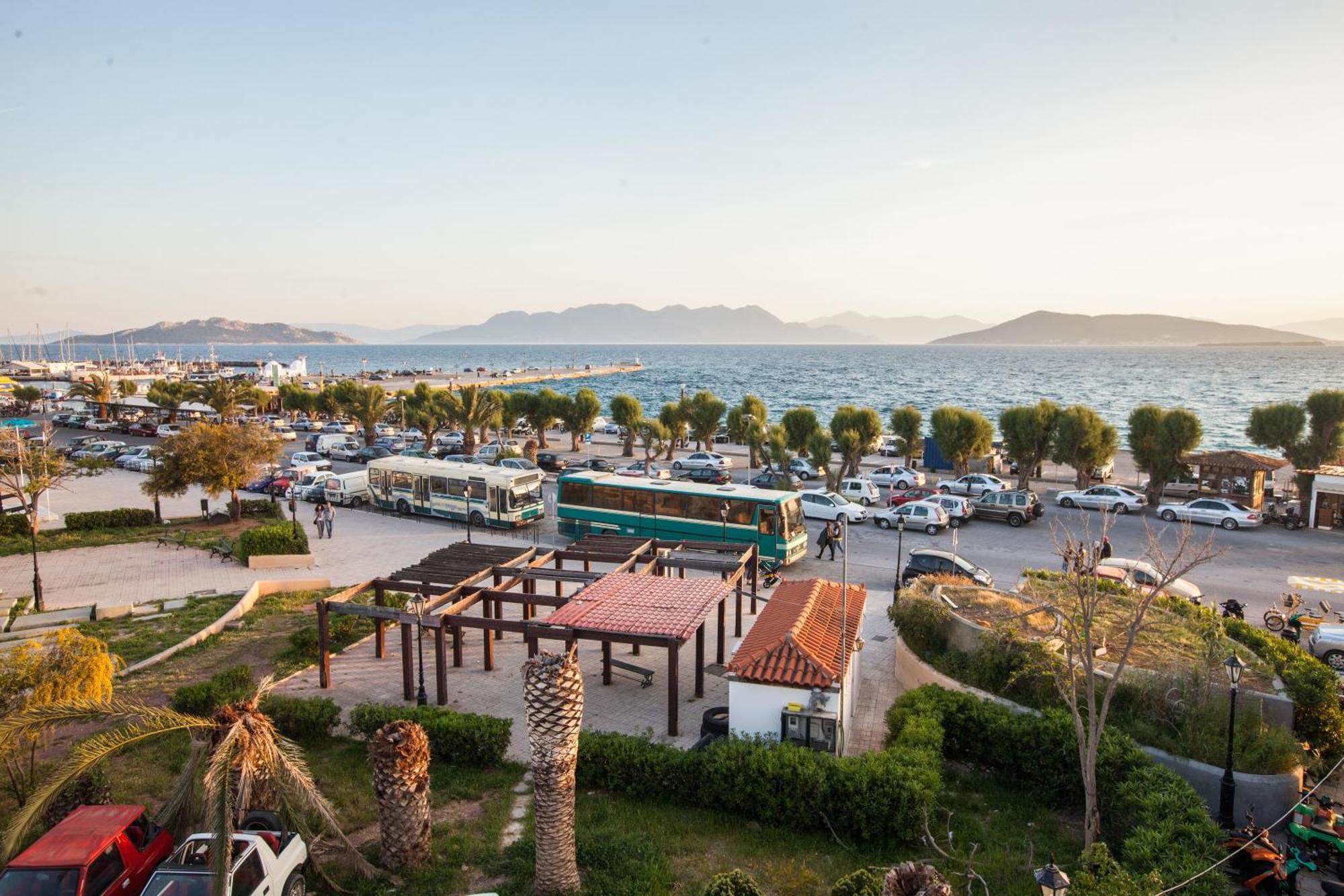 Togias Hotel Aegina ภายนอก รูปภาพ