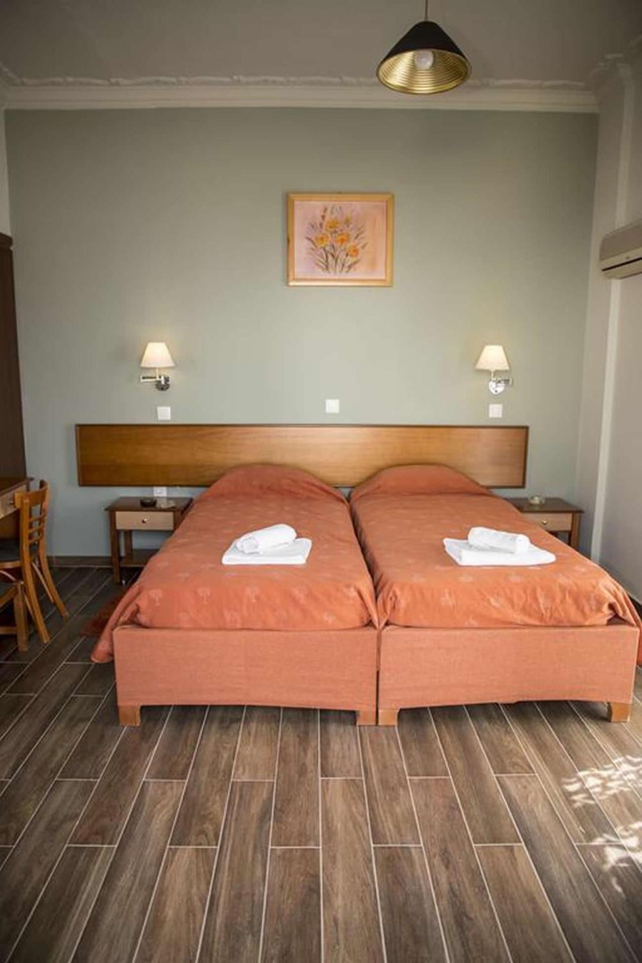 Togias Hotel Aegina ภายนอก รูปภาพ