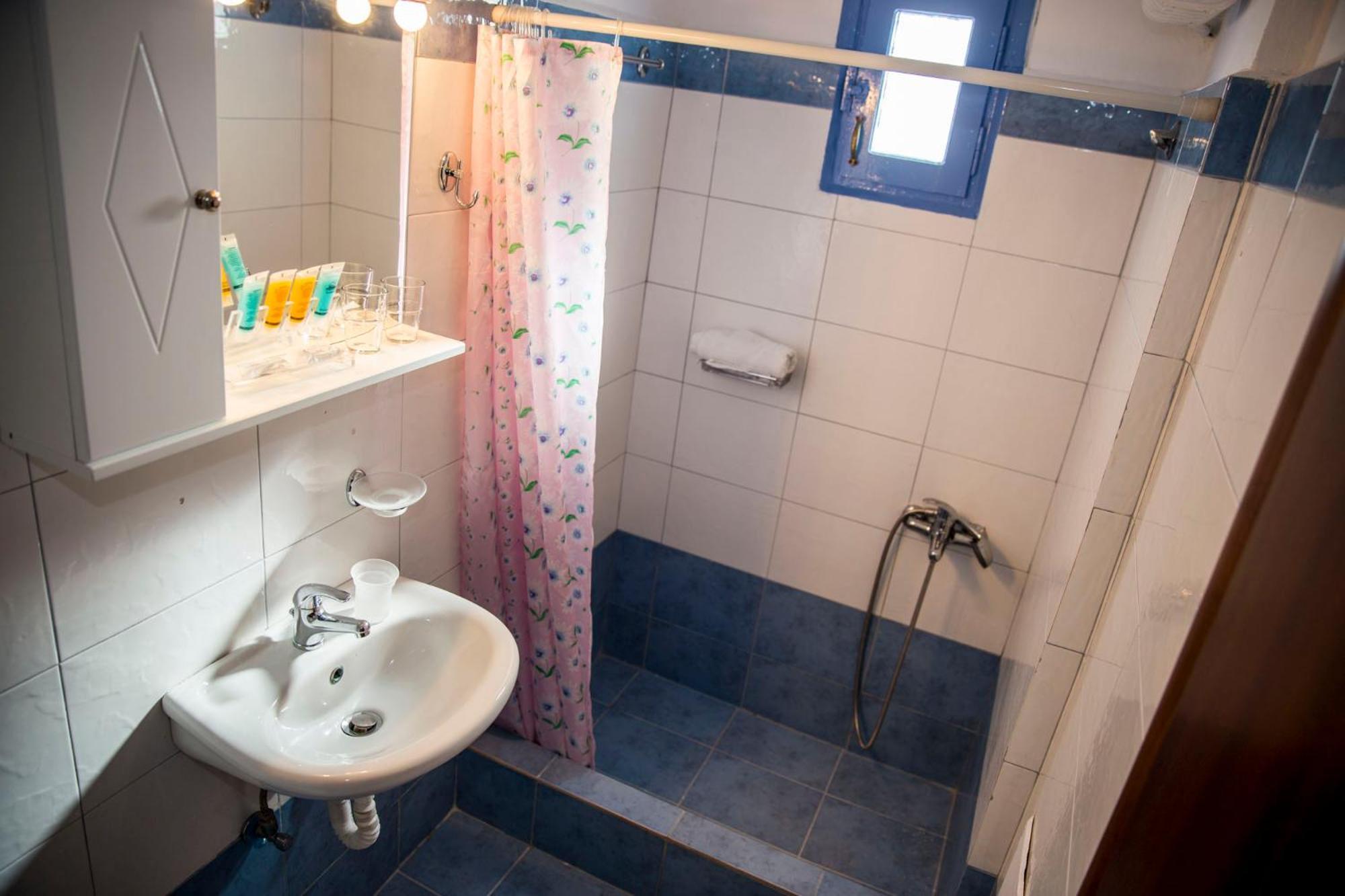 Togias Hotel Aegina ภายนอก รูปภาพ