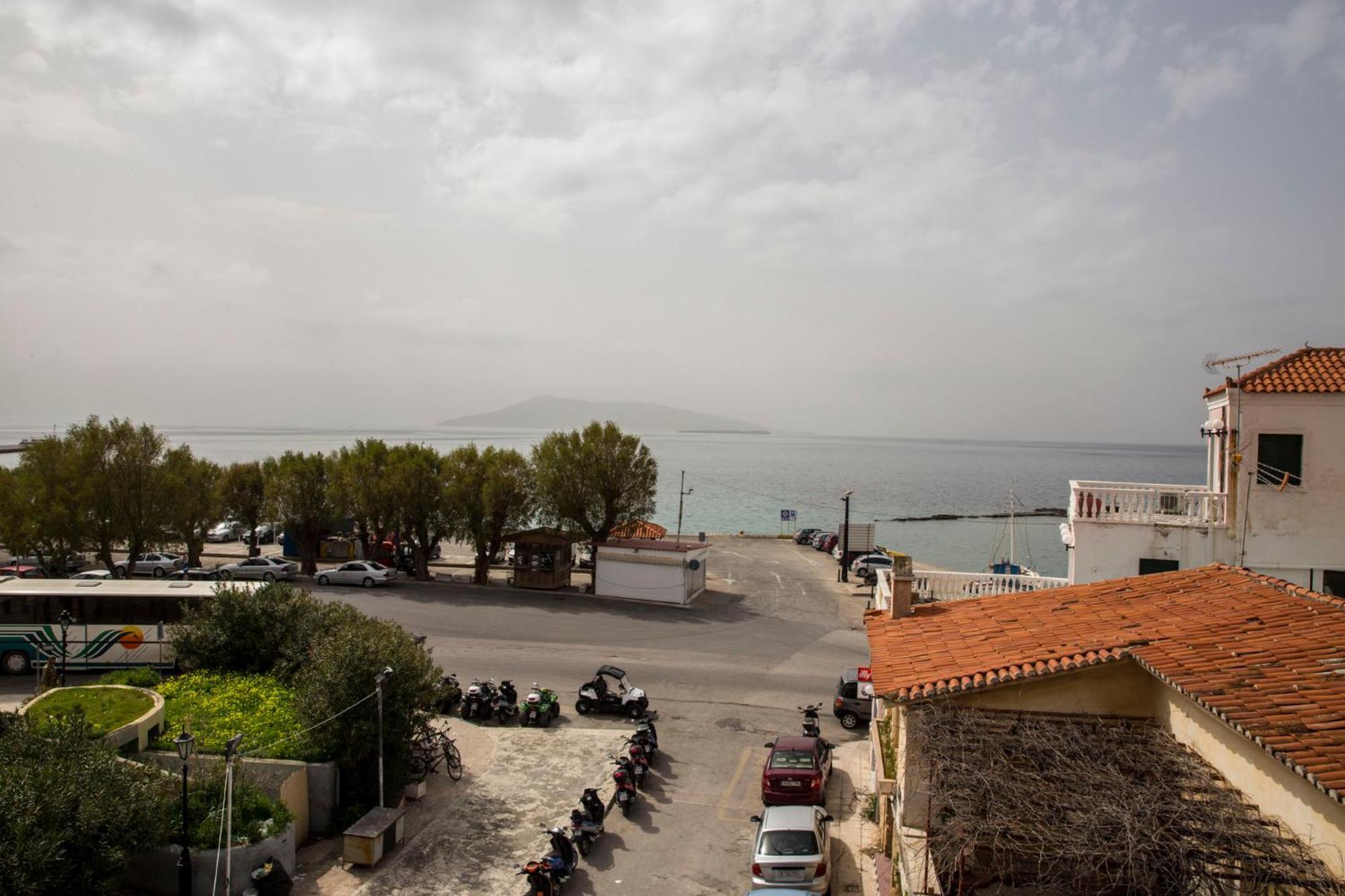Togias Hotel Aegina ภายนอก รูปภาพ